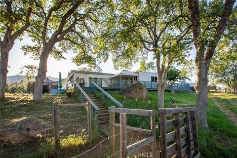 Photo of 35032 George Smith Rd, Squaw Valley, CA 93675 (MLS # FR26060671)