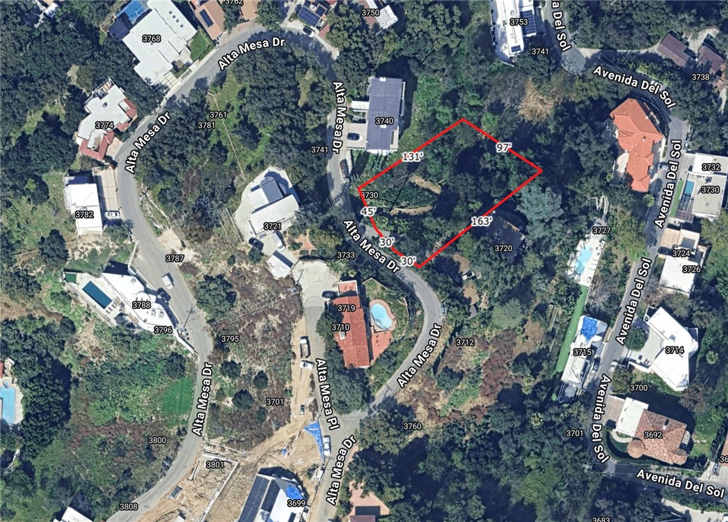 *SUBJECT TO CANCELLATION OF CURRENT ESCROW**
Unlock the potential to create a luxurious custom estate in one of Studio City’s most prestigious neighborhoods, nestled south of Ventura Boulevard. This rare upslope lot offers approximately 15,016 square feet of prime land with sweeping canyon and city views. Zoned R1, with utilities available at the street, the property is ideally positioned for a dream build.
Surrounded by multi-million dollar homes, this location offers the perfect balance of privacy and convenience—just minutes from Ventura Boulevard’s acclaimed restaurants, boutique shopping, and vibrant entertainment, as well as easy access to major freeways.
Drive by and envision the possibilities. Opportunities like this in such a coveted Los Angeles enclave are few and far between.
Buyer to verify all information and perform their own due diligence.
