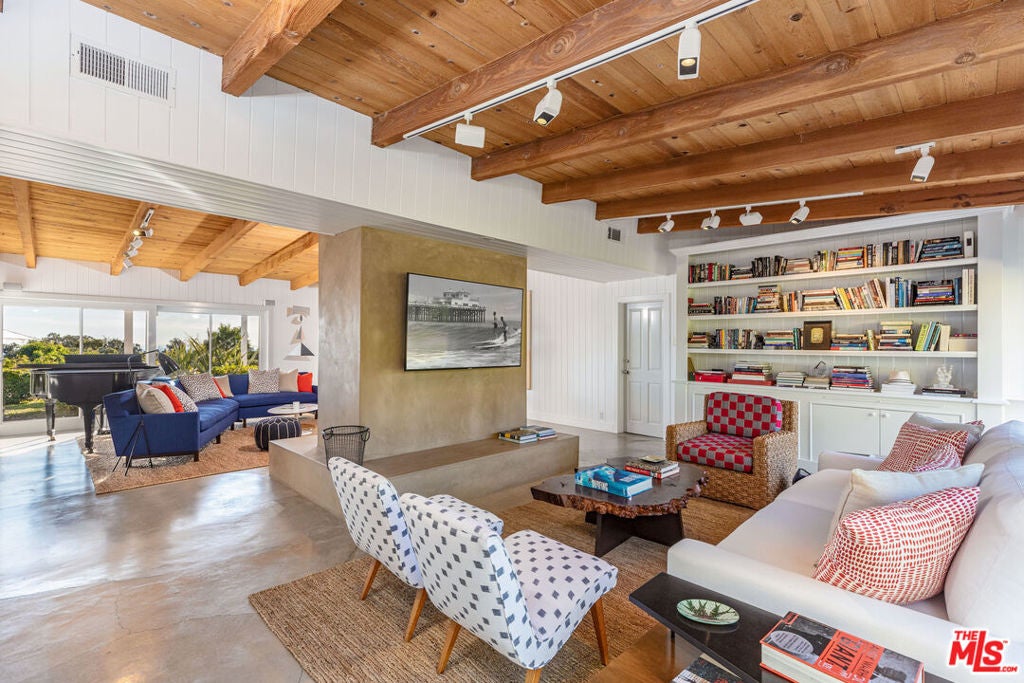 27727 Pacific Coast Highway