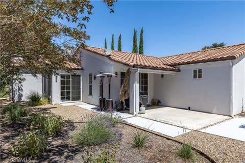 Tiny photo for 915 Vista Cerro Drive, Paso Robles, CA 93446 (MLS # NS26142123)