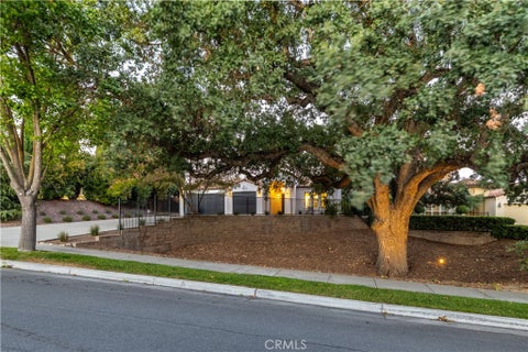 Tiny photo for 915 Vista Cerro Drive, Paso Robles, CA 93446 (MLS # NS26142123)