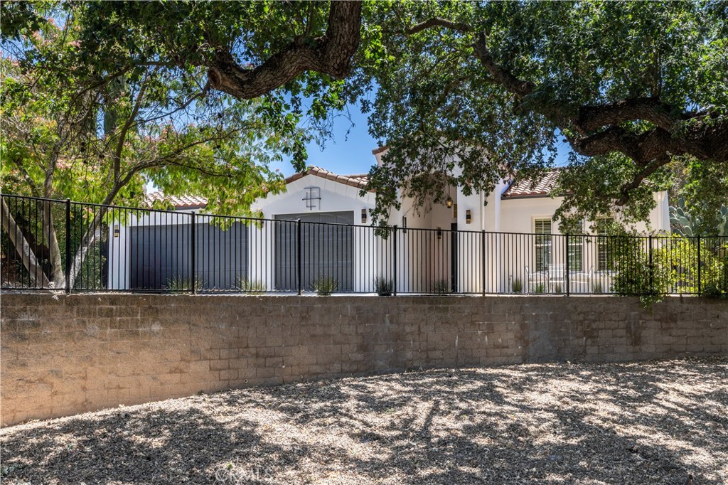 915 Vista Cerro Drive