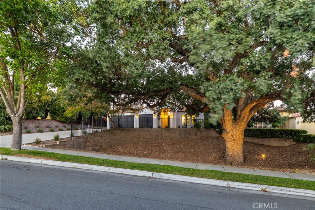 915 Vista Cerro Drive