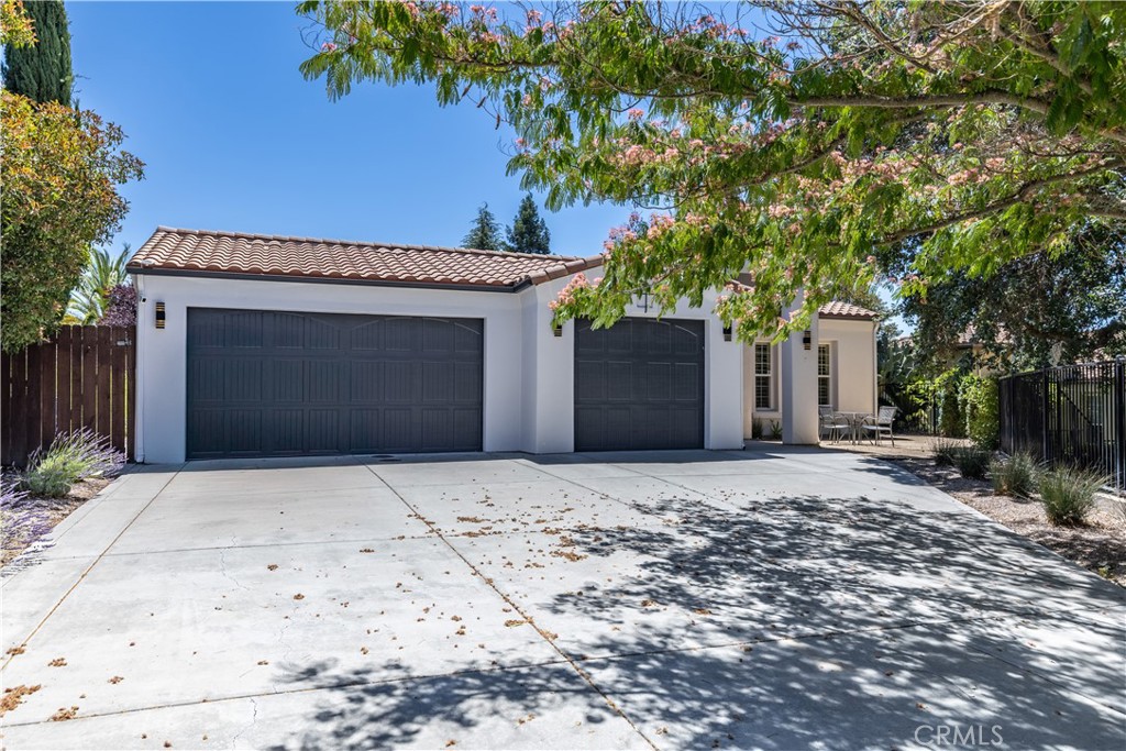 915 Vista Cerro Drive