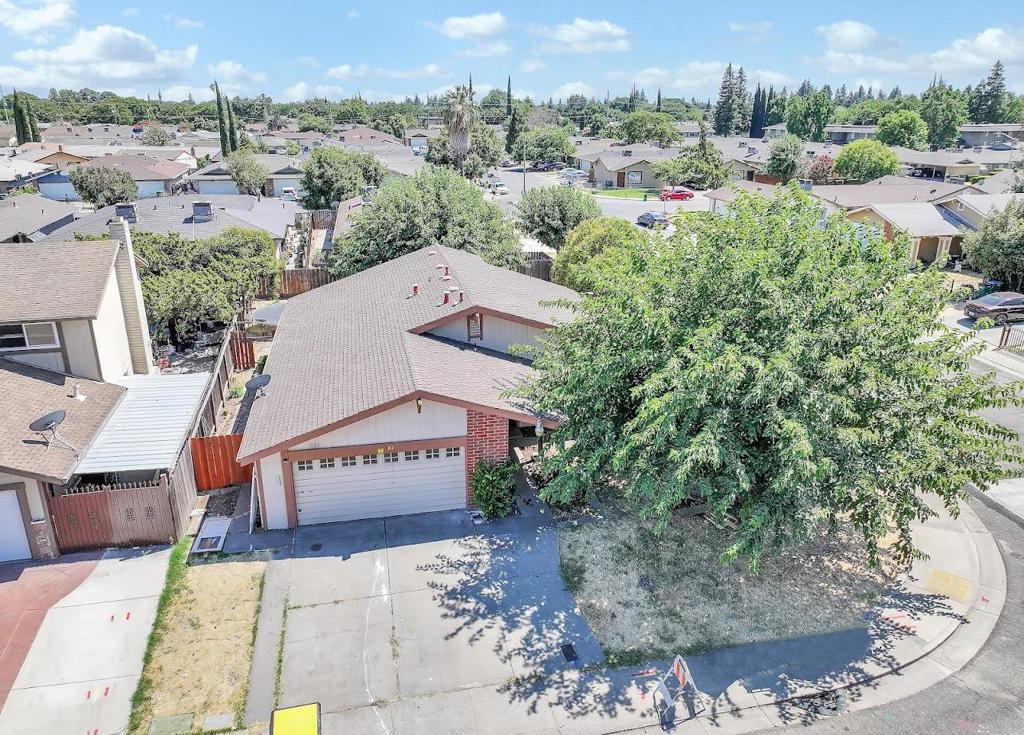 RV PARKING!! Welcome to 302 Lisa Ct, a charming single-family residence nestled in a vibrant community in Stockton, California. This spacious home offers 1443 square feet of comfortable living space, boasting 4 ample sized bedrooms and 2 bedrooms. New floors have been installed and the house has been recently painted. This home would be an amazing purchase for first time buyers or a large family with its large 7500 ft.² lot and RV parking.