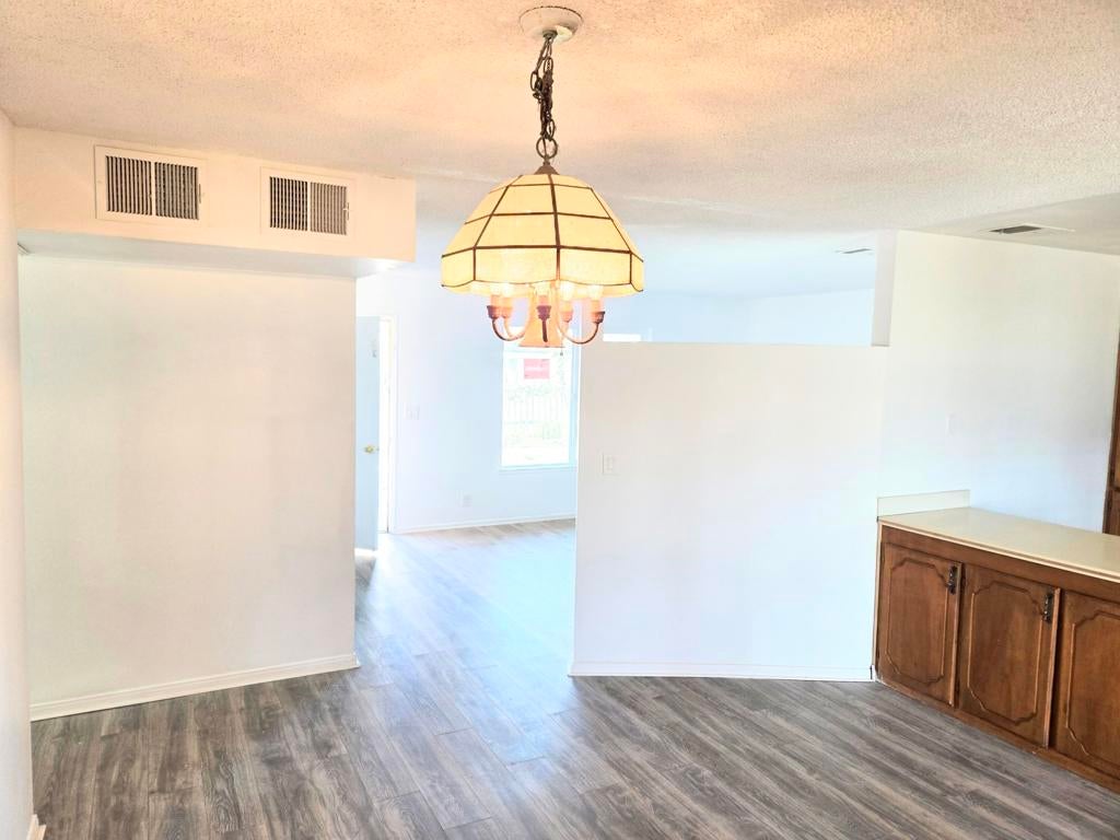44121 Shadow Way