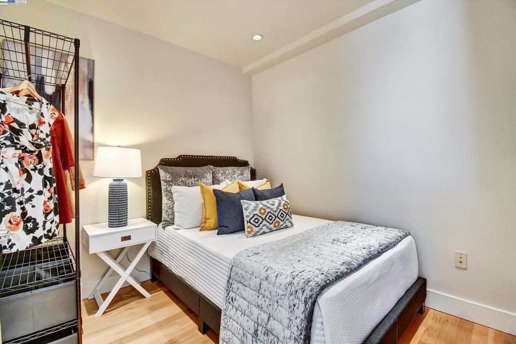 NOB HILL - Residential