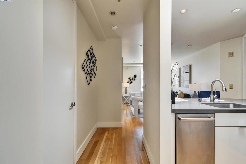 NOB HILL - Residential