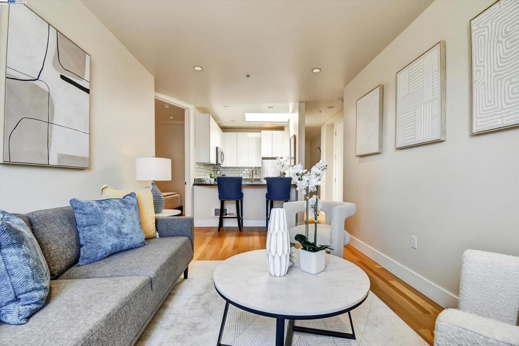 NOB HILL - Residential