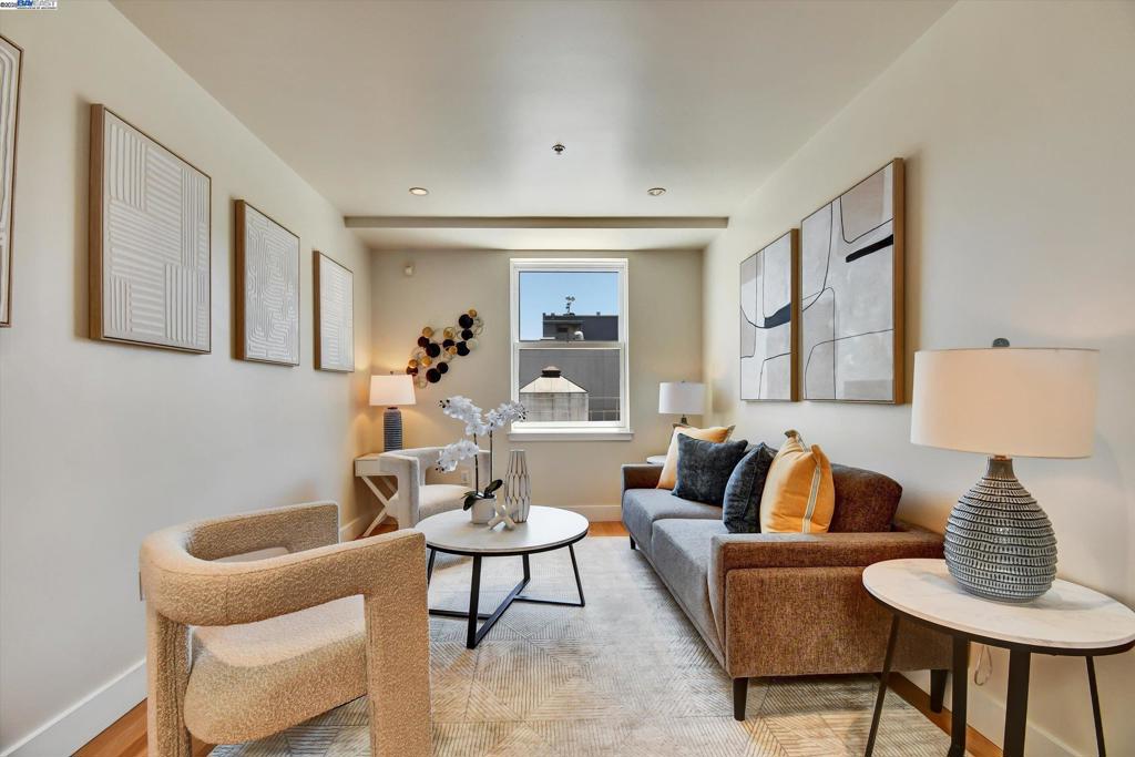 NOB HILL - Residential