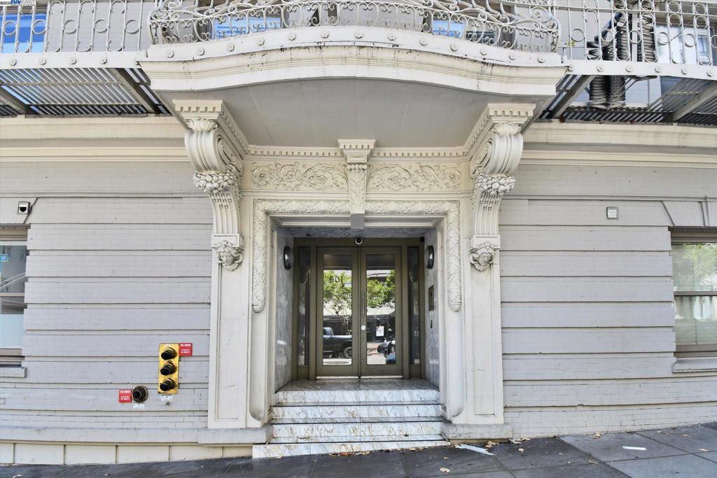 NOB HILL - Residential