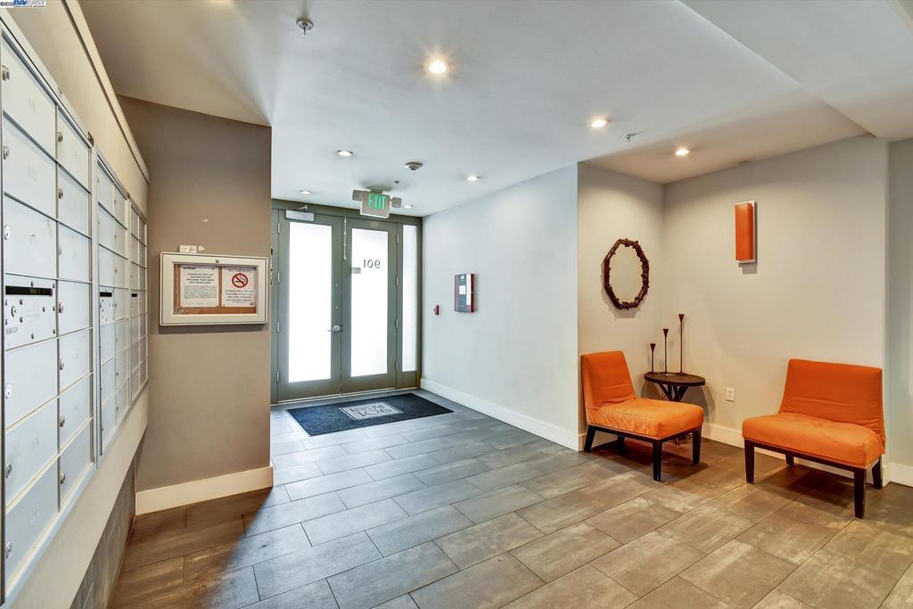 NOB HILL - Residential