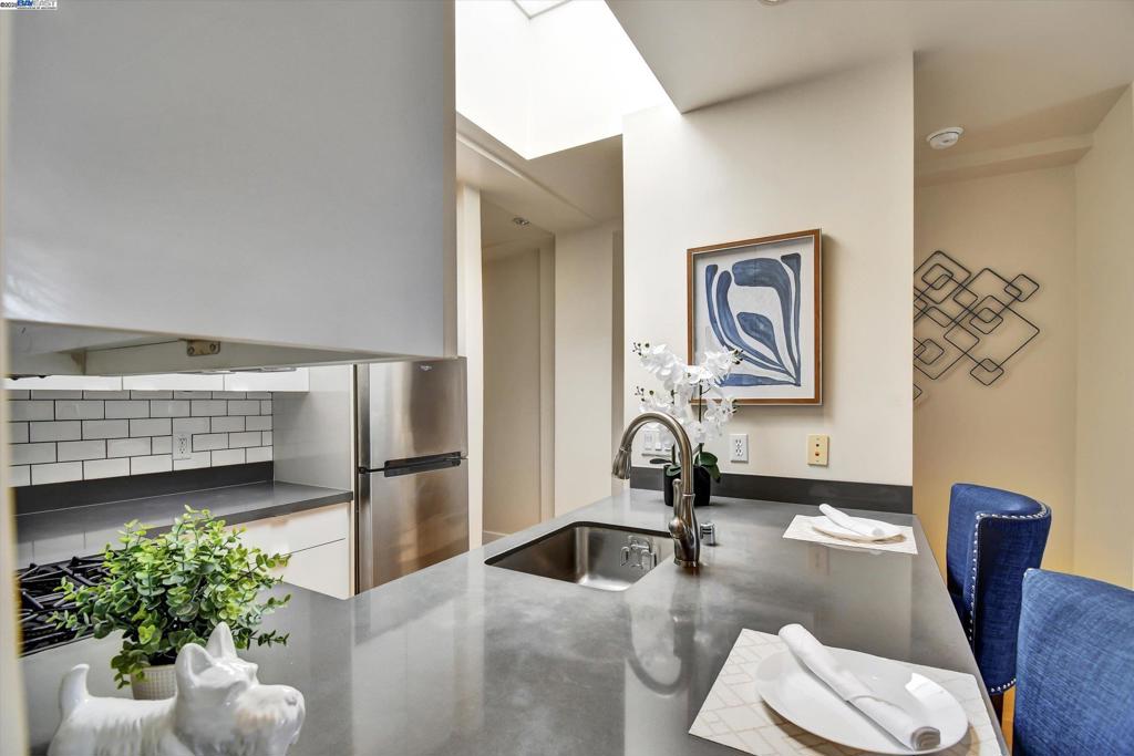 NOB HILL - Residential