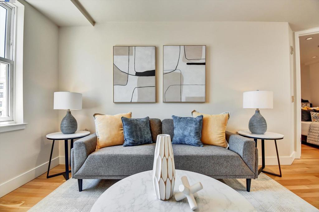 NOB HILL - Residential