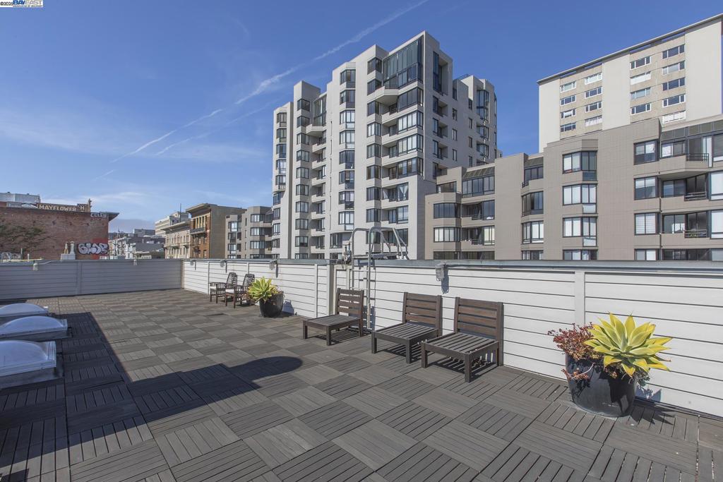 NOB HILL - Residential
