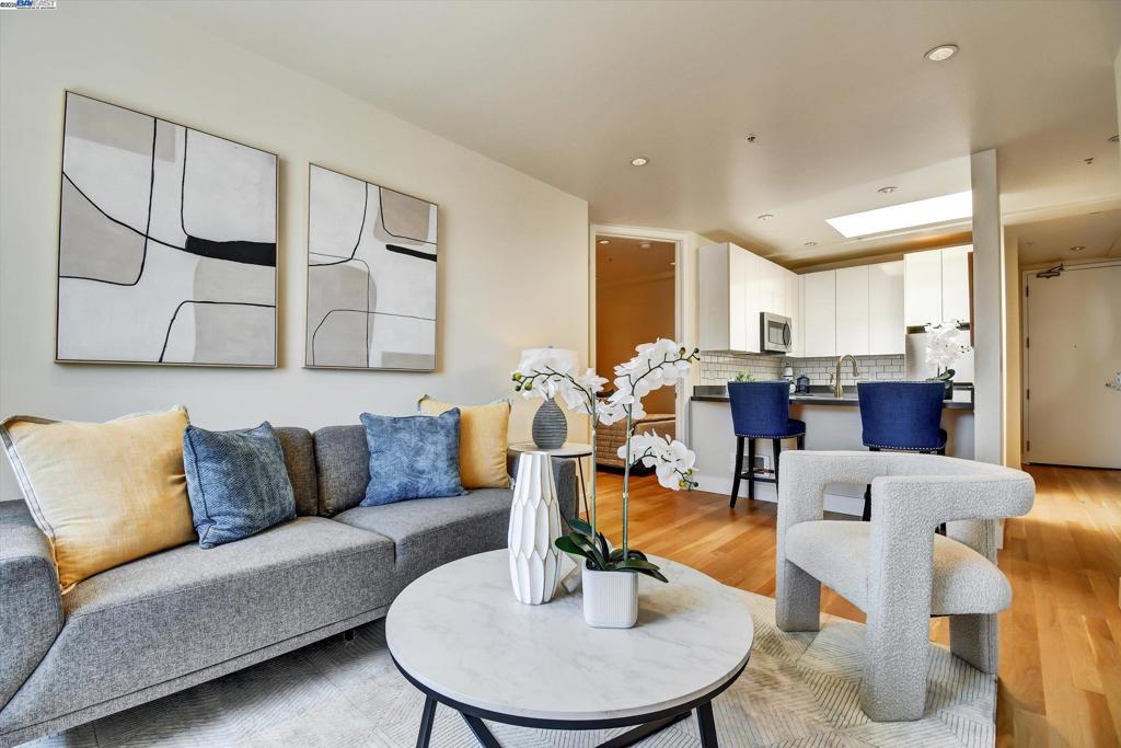 NOB HILL - Residential