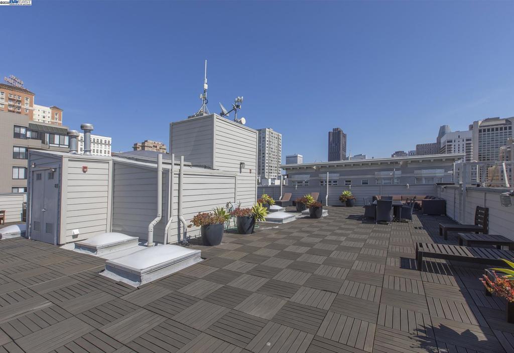 NOB HILL - Residential