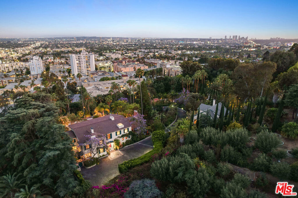 2003 La Brea Terrace