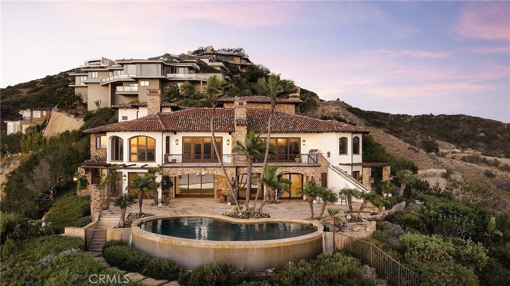 Photo of 29 Vista Del Sol, Laguna Beach, CA 92651 (MLS # LG26221470)