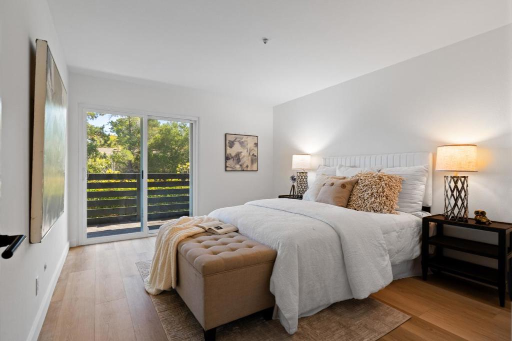 4000 Farm Hill Boulevard 111