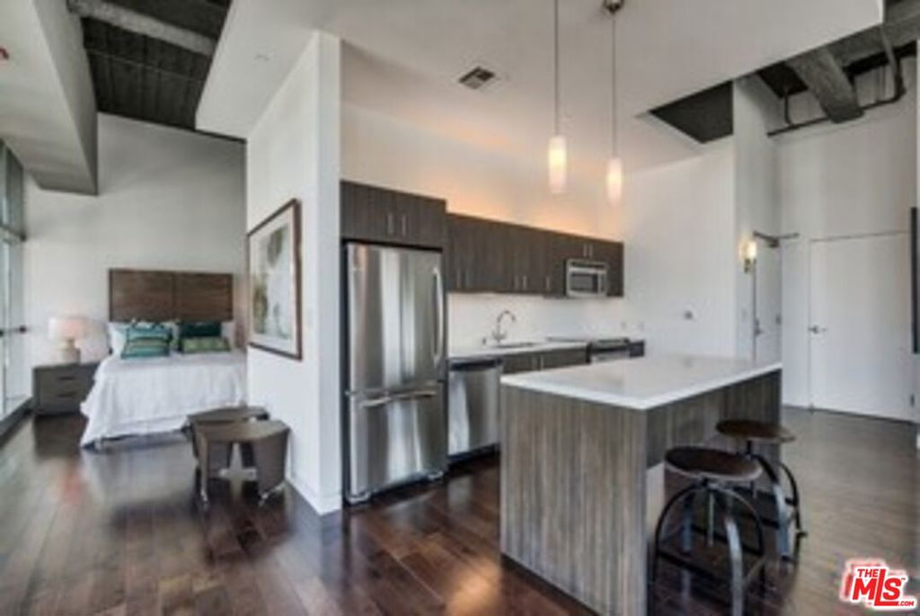 Properties 4 1480 VINE Street 1203