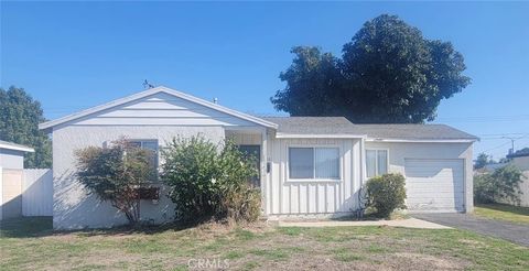Photo of 300 N Ranchito Street St, Anaheim, CA 92801 (MLS # SB25259172)