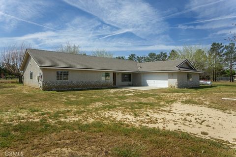 Photo of 8718 W Avenue D12, Lancaster, CA 93536 (MLS # SR26102966)