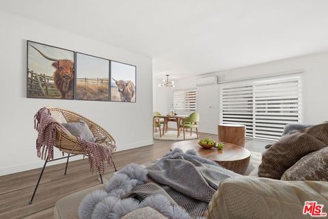 Photo of 3707 S Canfield Avenue #5, Los Angeles, CA 90034 (MLS # 25601249)