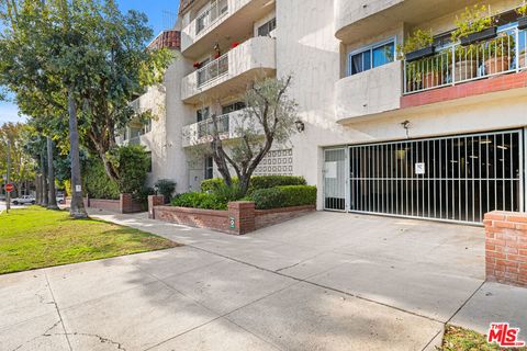 Tiny photo for 11965 Gorham Avenue #504, Los Angeles, CA 90049 (MLS # 26646015)