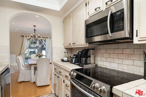 Tiny photo for 11965 Gorham Avenue #504, Los Angeles, CA 90049 (MLS # 26646015)