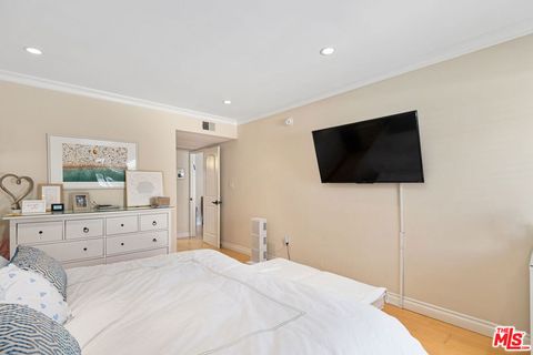 Tiny photo for 11965 Gorham Avenue #504, Los Angeles, CA 90049 (MLS # 26646015)