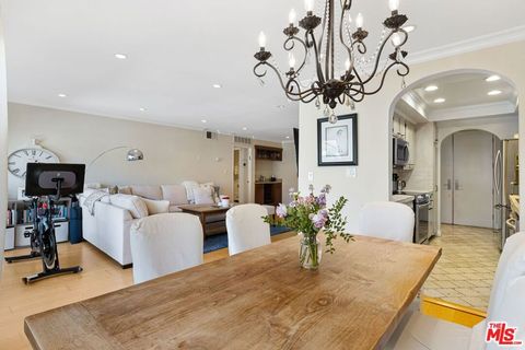 Tiny photo for 11965 Gorham Avenue #504, Los Angeles, CA 90049 (MLS # 26646015)