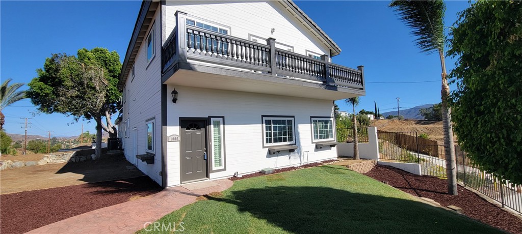 1006 W Pottery Street