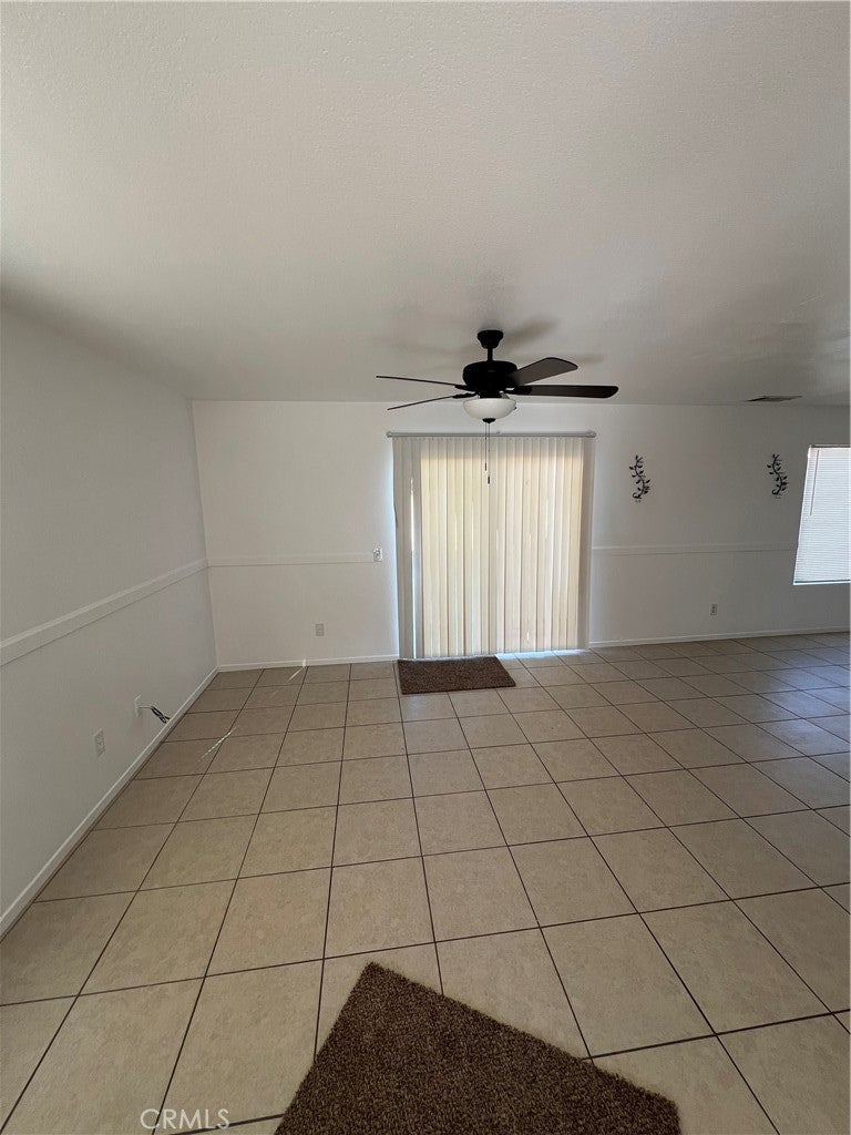 14678 Queen Valley