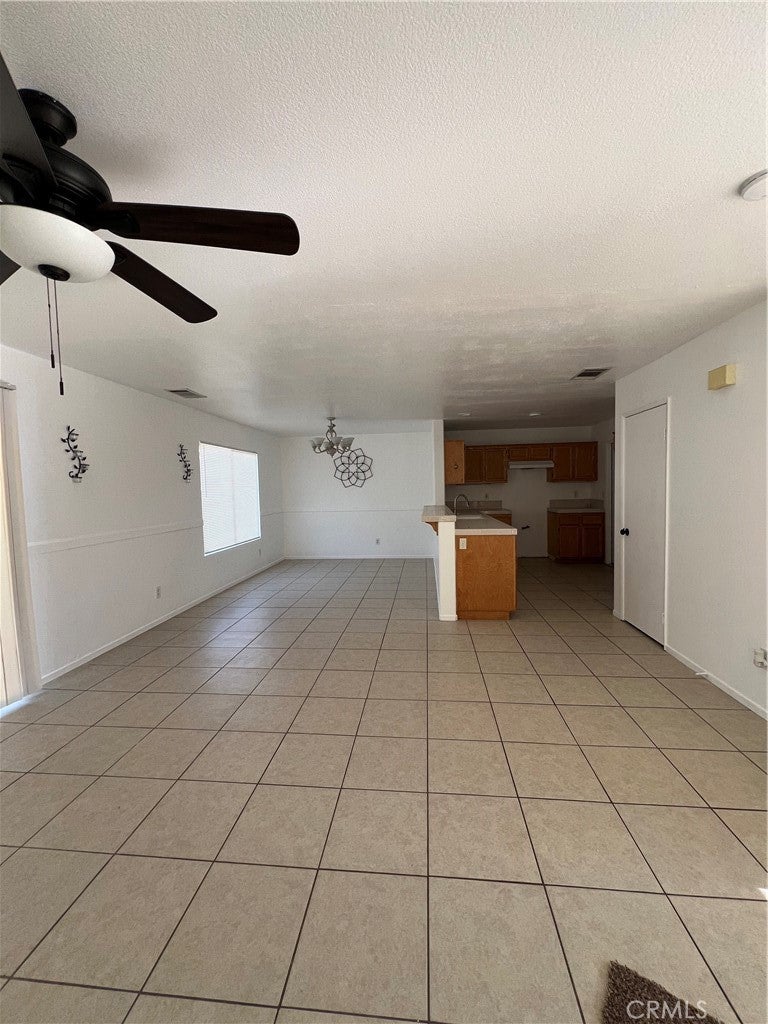 14678 Queen Valley