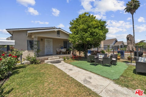 Photo of 3793 Cimarron Street, Los Angeles, CA 90018 (MLS # 26862723)