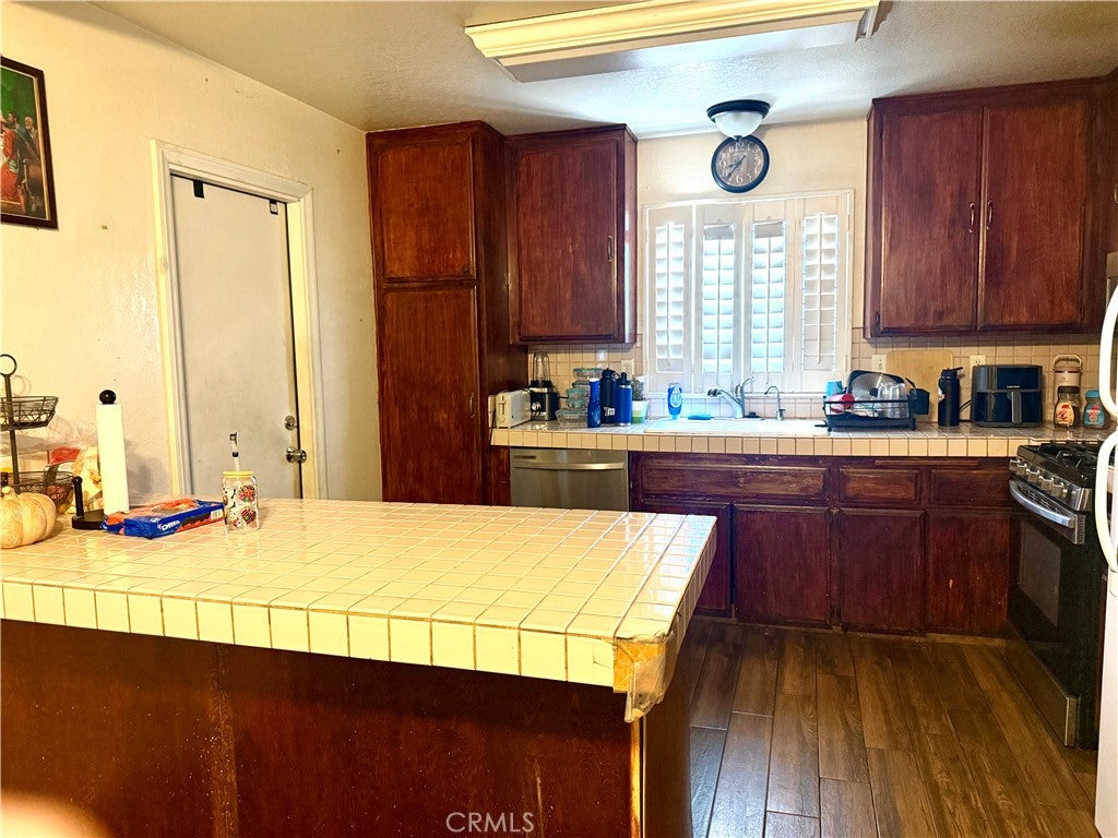 1603 James Court
