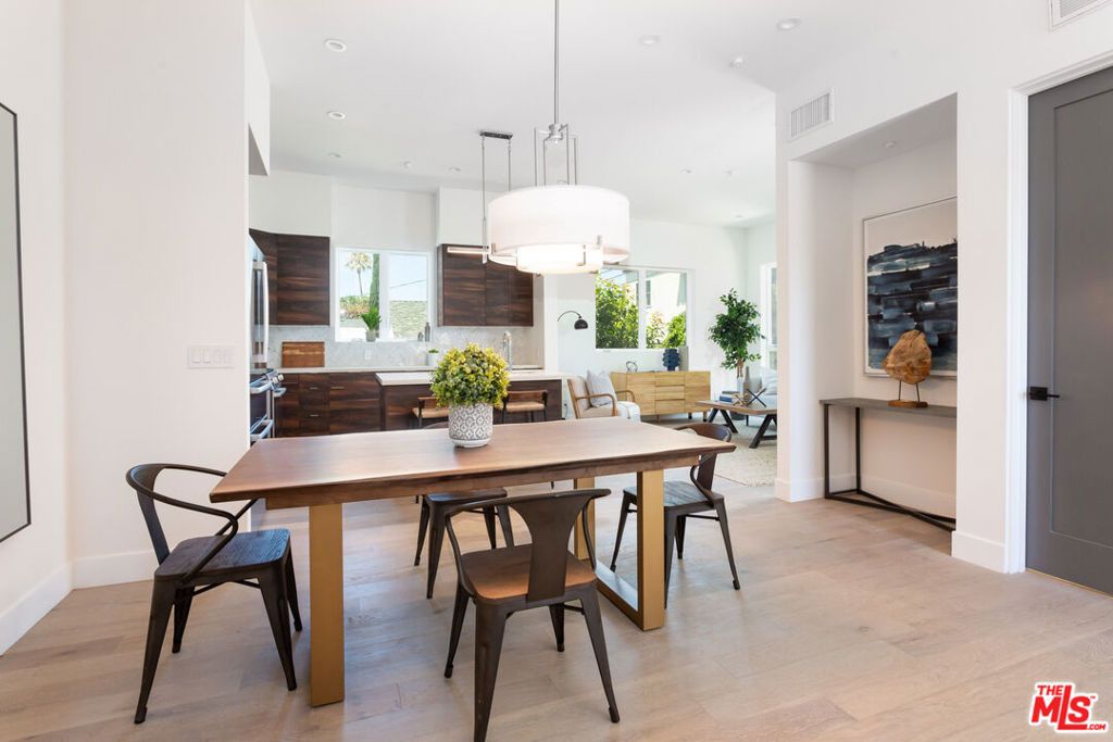 Photo of 4236 Sawtelle Boulevard, Los Angeles, CA 90066 (MLS # 26710359)