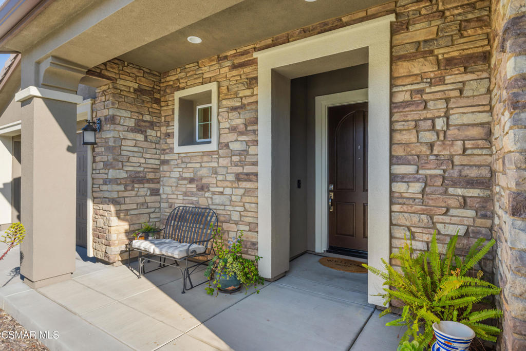 6836 Shadow Wood Drive