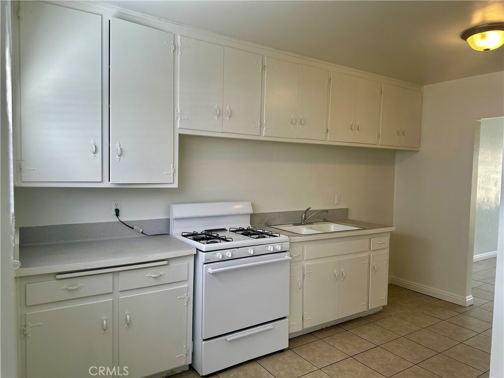 5147 Canoga Street A