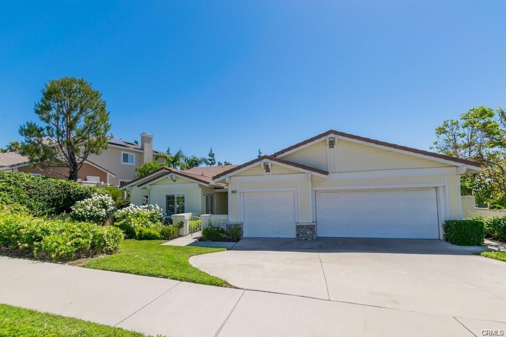 Single story in Masterpiece Community of Etiwanda! This home features a floor plan great for entertaining and for privacy. The master bedroom features a fireplace, large master bathroom with a soaking tub and dual sinks and an oversized walk in closet. The same side of the house has a bathroom with a shower and office that could easlier be converted to a bedroom. The living room with fireplace and dining room are just steps away from a large kitchen with eating area and family room with another fireplace. 3 additional rooms, 2 rooms Jack and Jill bedrooms are on opposite of the master bedroom, and indoor laundry room. A 3 car attached garage and mature landscaping in the front and backyards are all well maintained. Etiwanda school district, close to Victoria Gardens, 210 freeway and close to the foothills.