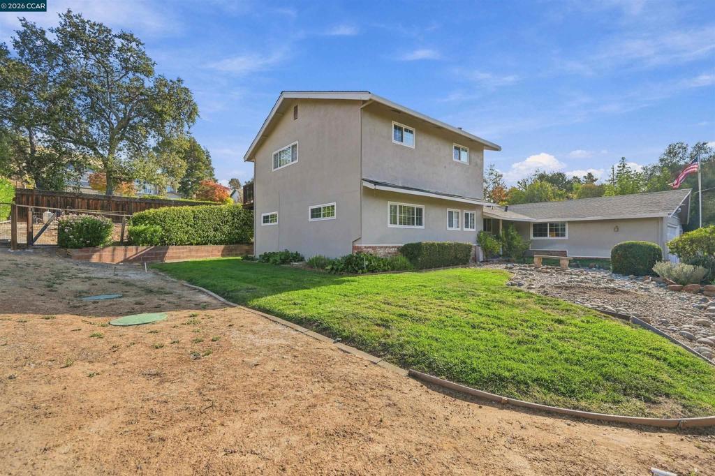 876 San Miquel Rd