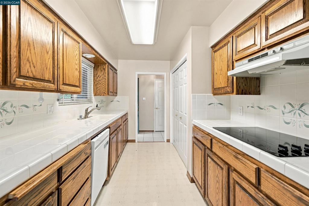 876 San Miquel Rd
