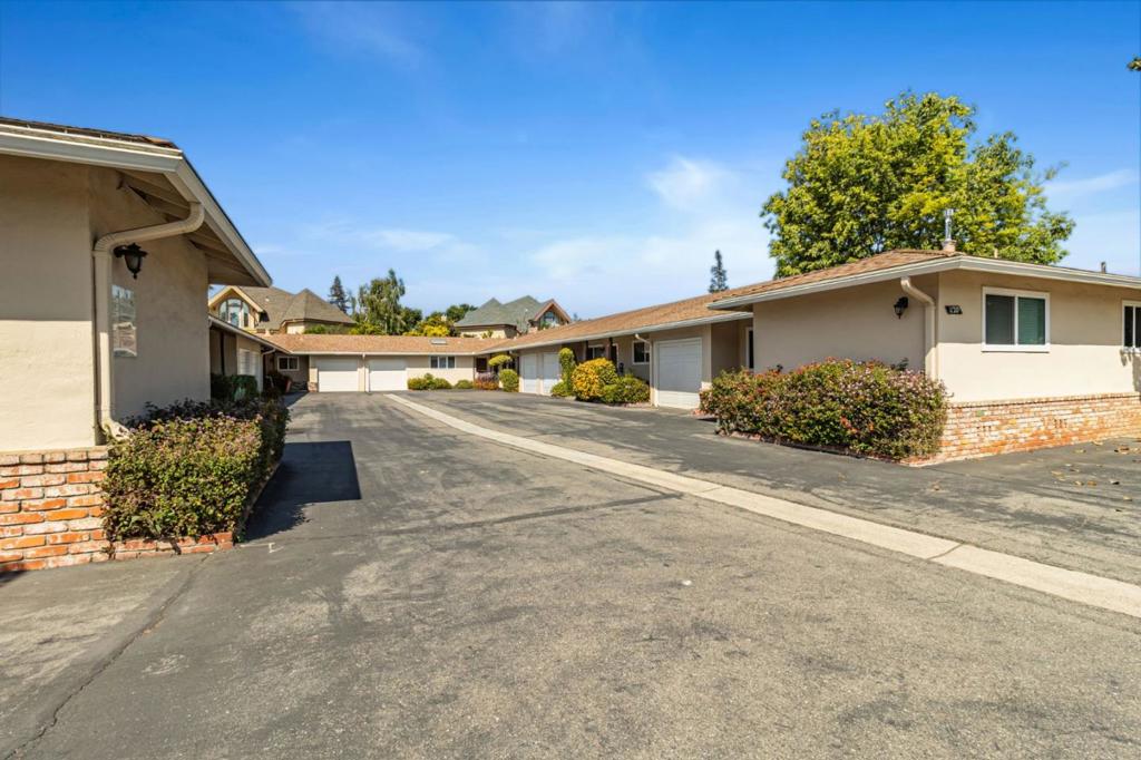 1120 Bonita Avenue