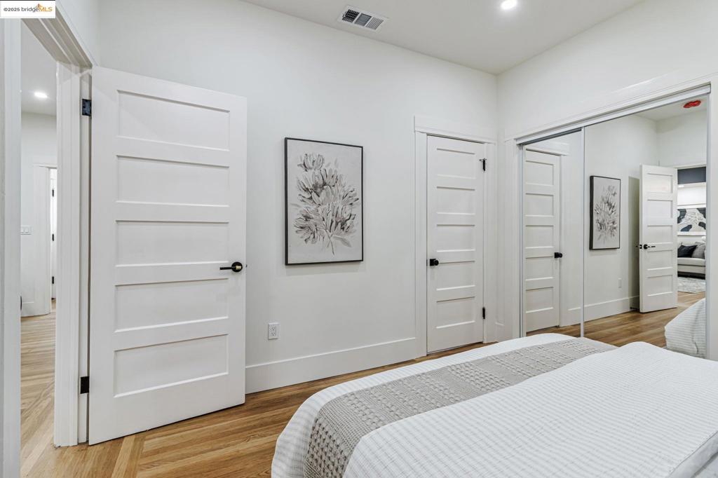 NORTH OAKLAND - Residential