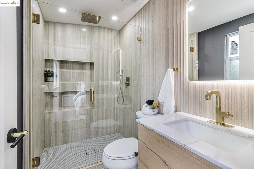 NORTH OAKLAND - Residential