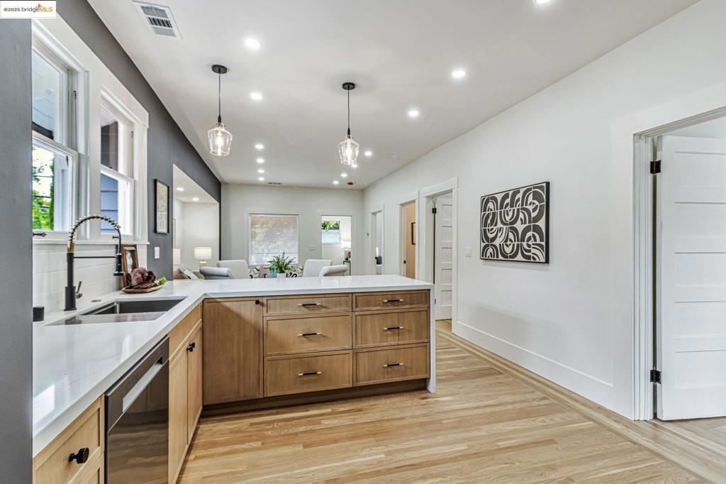 NORTH OAKLAND - Residential