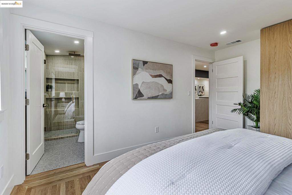 NORTH OAKLAND - Residential