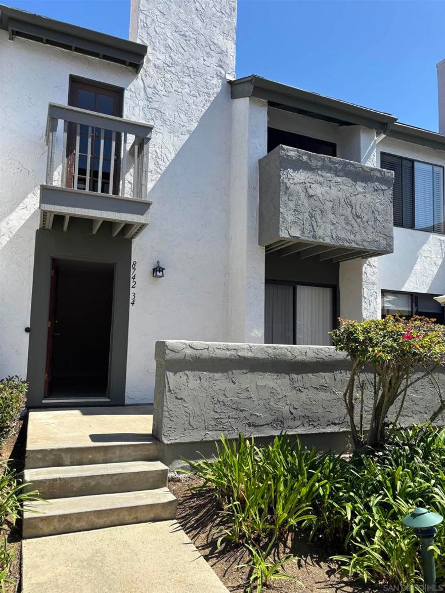 Charming La Jolla 2BR/2BA townhome in a fantastic location! This home features a fireplace in the living room, a sunny deck off the kitchen/dining area and a 2- car attached garage. Close to UCSD, shopping, theaters, restaurants, the MTS trolley and just minutes to beautiful La Jolla Shores.