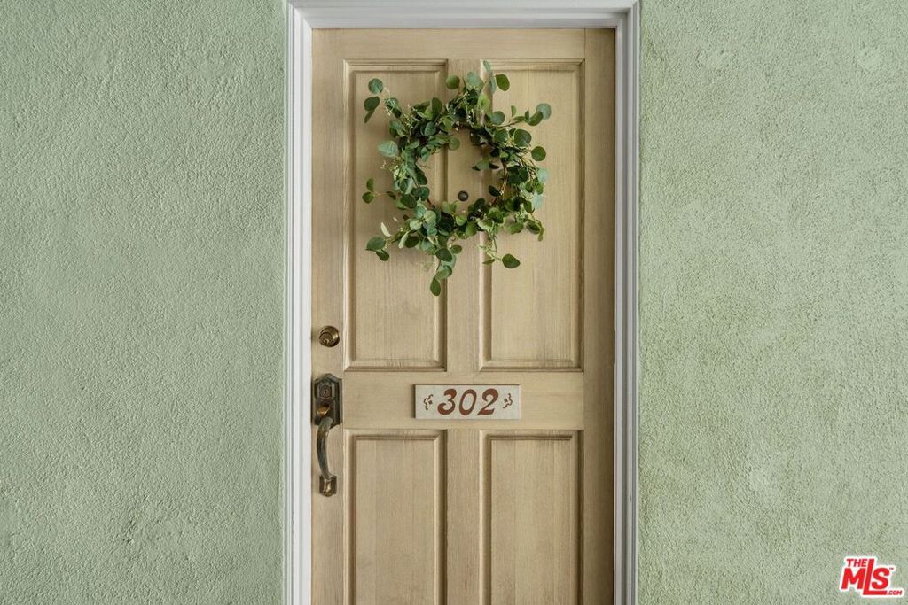 Photo of 1440 23rd Street #302, Santa Monica, CA 90404 (MLS # 26655331)